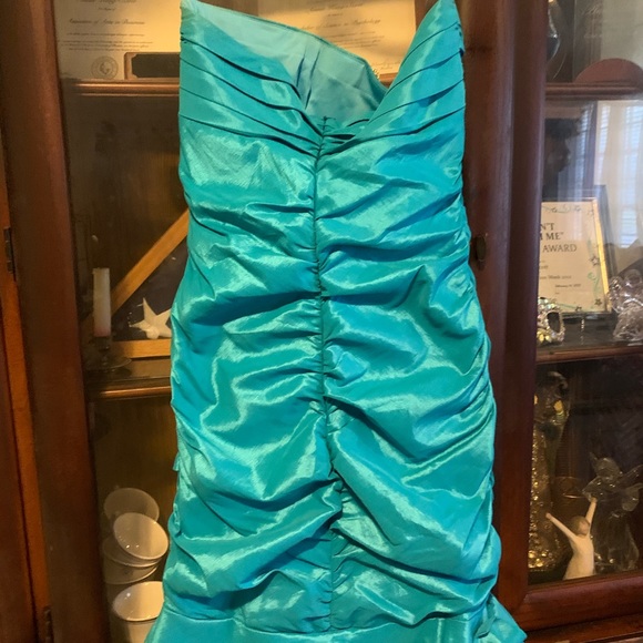 Evening wear - Picture 5 of 11